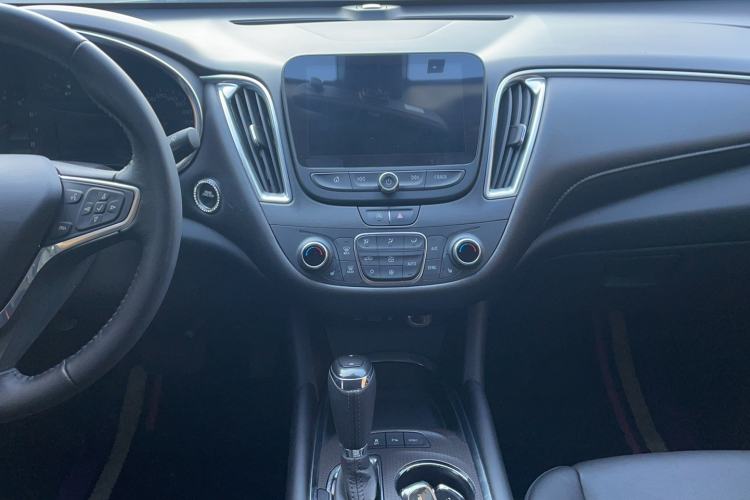 Used Chevrolet Malibu XL 2019 535T CVT Active Version Audio And AC Panel