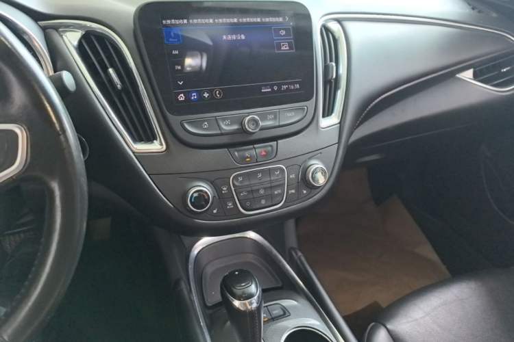 Used Chevrolet Malibu XL 2019 Redline 550T Automatic Sport Edition Audio And AC Panel
