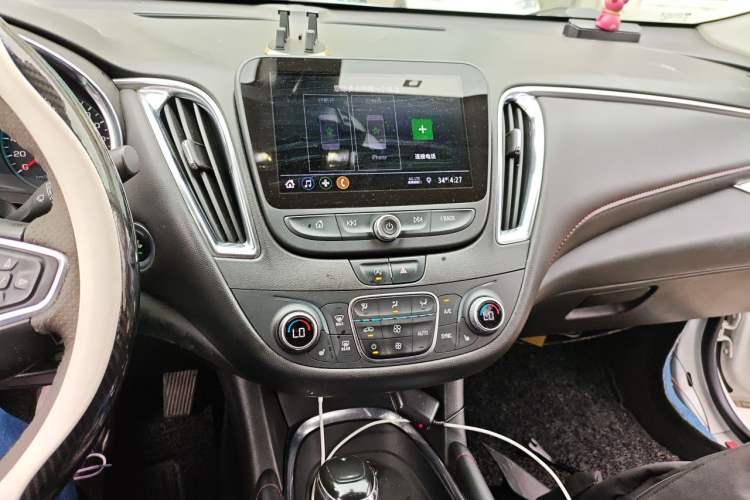 Used Chevrolet Malibu XL 2019 Redline 550T Automatic Sport Edition Audio And AC Panel