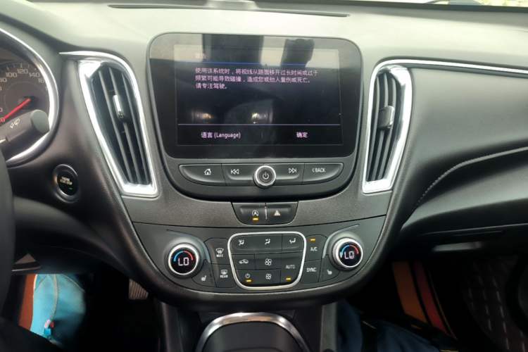 Used Chevrolet Malibu XL 2019 535T CVT Active Version Audio And AC Panel