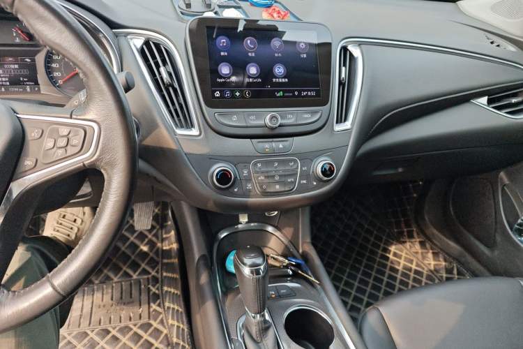 Used Chevrolet Malibu XL 2019 535T CVT Active Version Audio And AC Panel