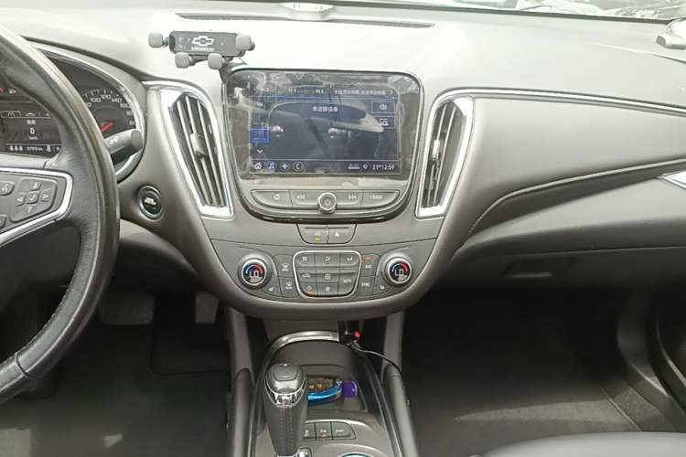 Used Chevrolet Malibu XL 2019 535T CVT Active Version Audio And AC Panel