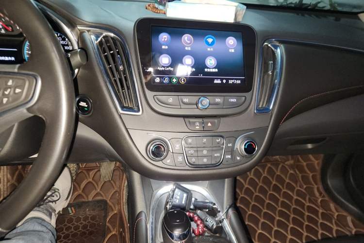 Used Chevrolet Malibu XL 2019 Redline 550T Automatic Sport Edition Audio And AC Panel