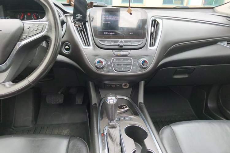 Used Chevrolet Malibu XL 2019 535T CVT Active Version Audio And AC Panel