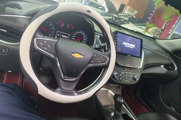 Used Chevrolet Malibu XL 2019 535T CVT Active Version Center Console