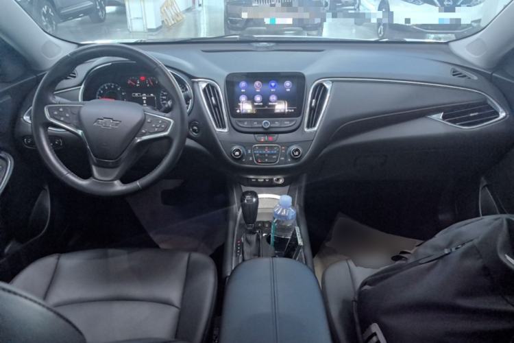 Used Chevrolet Malibu XL 2019 Redline 550T Automatic Sport Edition Center Console
