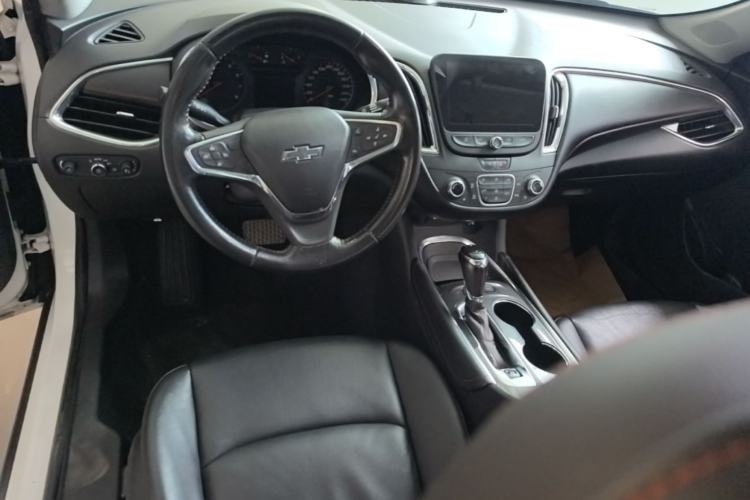 Used Chevrolet Malibu XL 2019 Redline 550T Automatic Sport Edition Center Console