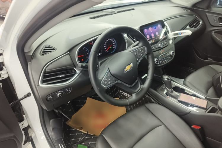 Used Chevrolet Malibu XL 2019 535T CVT Active Version Center Console