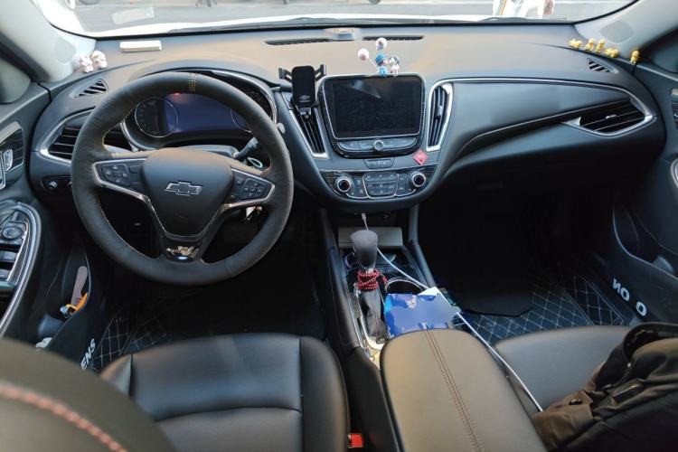 Used Chevrolet Malibu XL 2019 Redline 550T Automatic Sport Edition Center Console