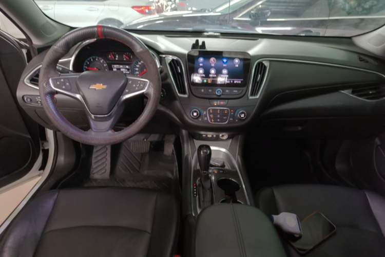 Used Chevrolet Malibu XL 2019 535T CVT Active Version Center Console