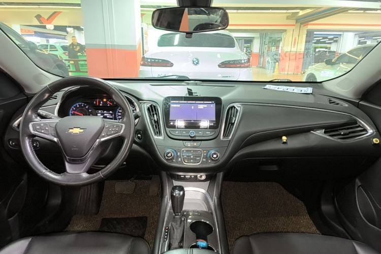 Used Chevrolet Malibu XL 2019 535T CVT Active Version Center Console
