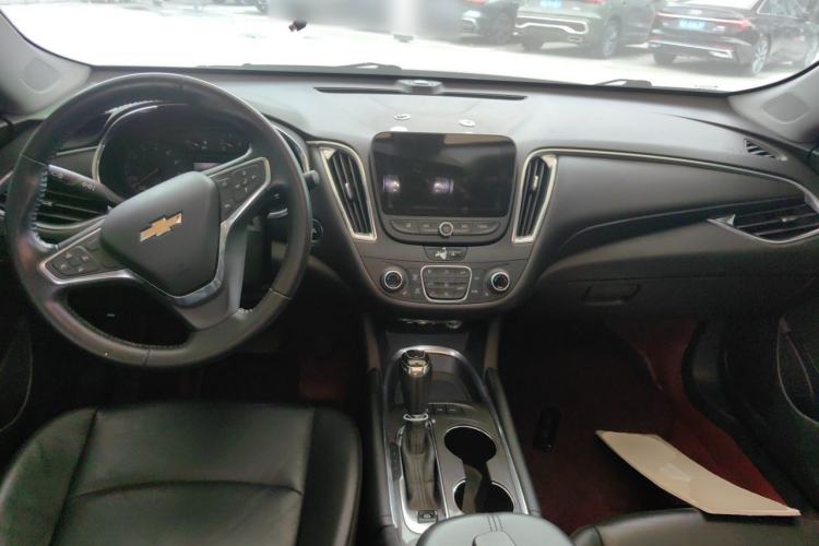 Used Chevrolet Malibu XL 2019 535T CVT Active Version Center Console