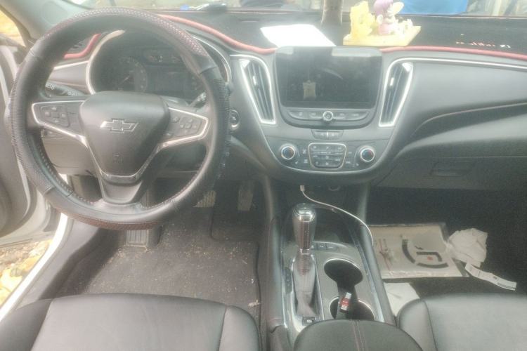 Used Chevrolet Malibu XL 2019 Redline 550T Automatic RuiLian Edition Center Console