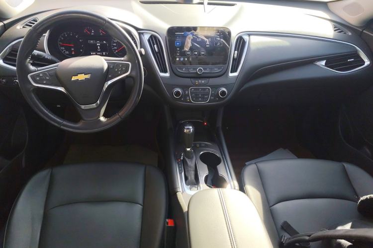 Used Chevrolet Malibu XL 2019 535T CVT Active Version Center Console
