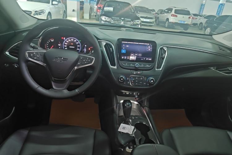 Used Chevrolet Malibu XL 2019 Redline 550T Automatic RuiLian Edition Center Console