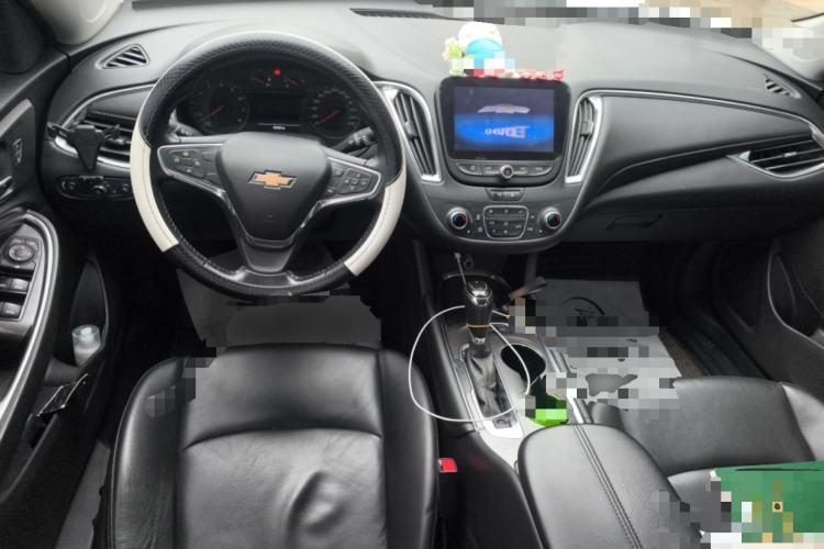 Used Chevrolet Malibu XL 2019 535T CVT Active Version Center Console
