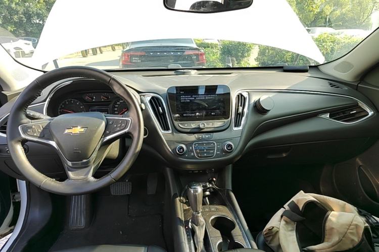 Used Chevrolet Malibu XL 2019 535T CVT Active Version Center Console