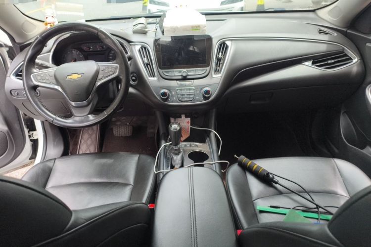 Used Chevrolet Malibu XL 2019 535T CVT Active Version Center Console