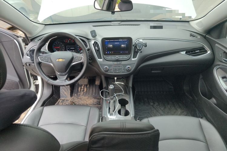 Used Chevrolet Malibu XL 2019 535T CVT Active Version Center Console