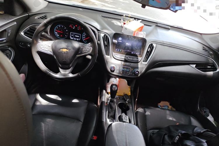 Used Chevrolet Malibu XL 2019 535T CVT Active Version Center Console