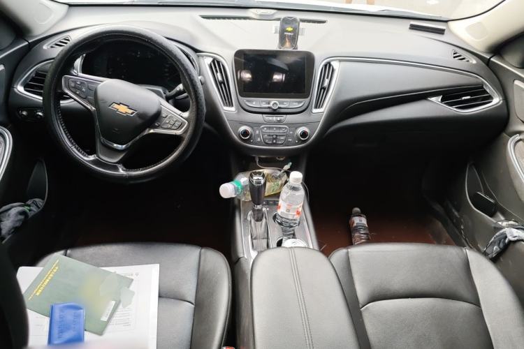 Used Chevrolet Malibu XL 2019 535T CVT Active Version Center Console