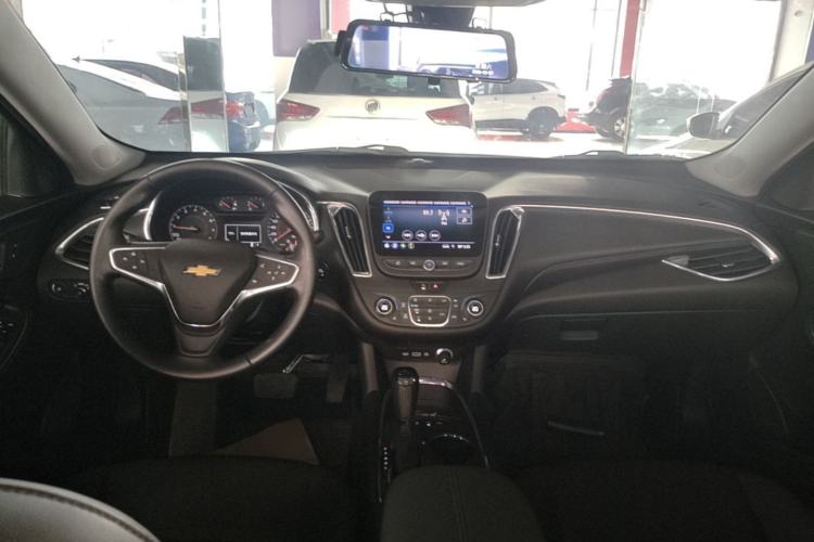 Used Chevrolet Malibu XL 2019 535T CVT Active Version Center Console