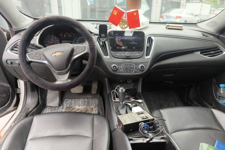 Used Chevrolet Malibu XL 2019 535T CVT Active Version Center Console