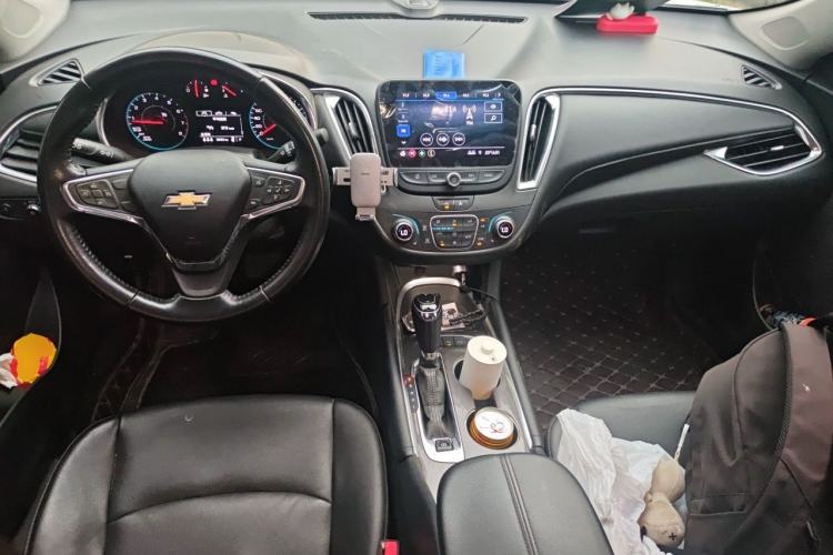 Used Chevrolet Malibu XL 2019 535T CVT Active Version Center Console