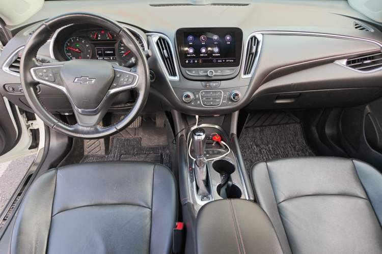 Used Chevrolet Malibu XL 2019 Redline 550T Automatic Sport Edition Center Console