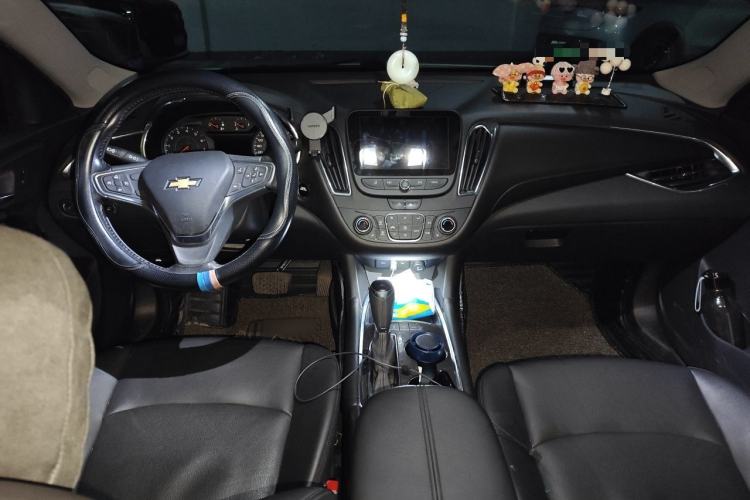 Used Chevrolet Malibu XL 2019 535T CVT Active Version Center Console