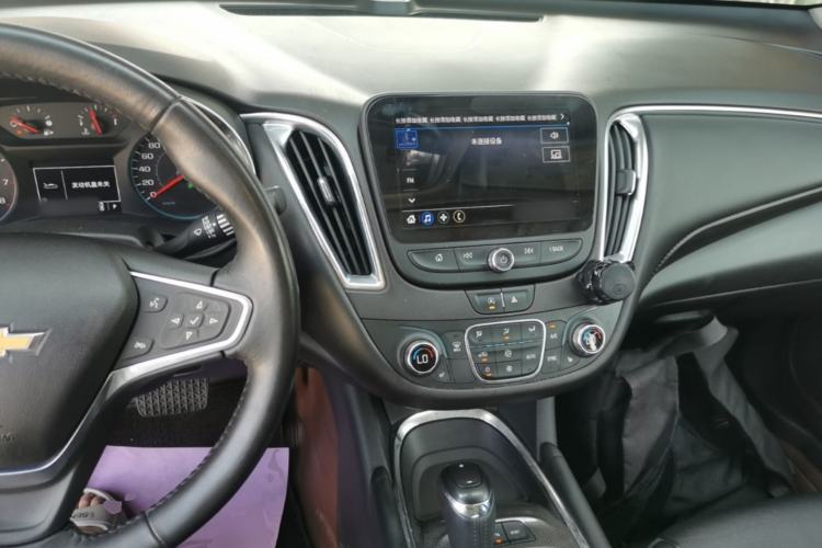 Used Chevrolet Malibu XL 2019 535T CVT Active Version Center Console