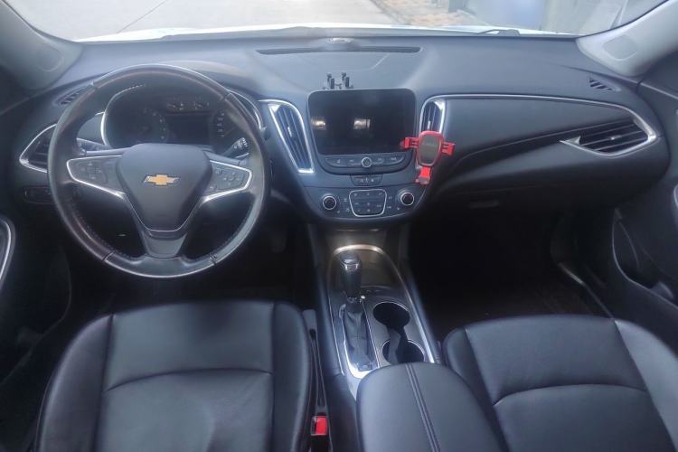 Used Chevrolet Malibu XL 2019 535T CVT Active Version Center Console