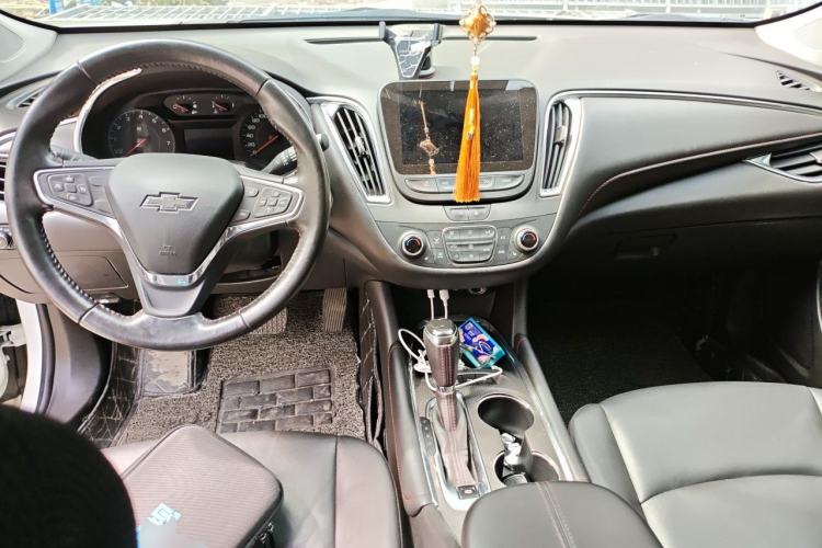 Used Chevrolet Malibu XL 2019 Redline 550T Automatic Sport Edition Center Console