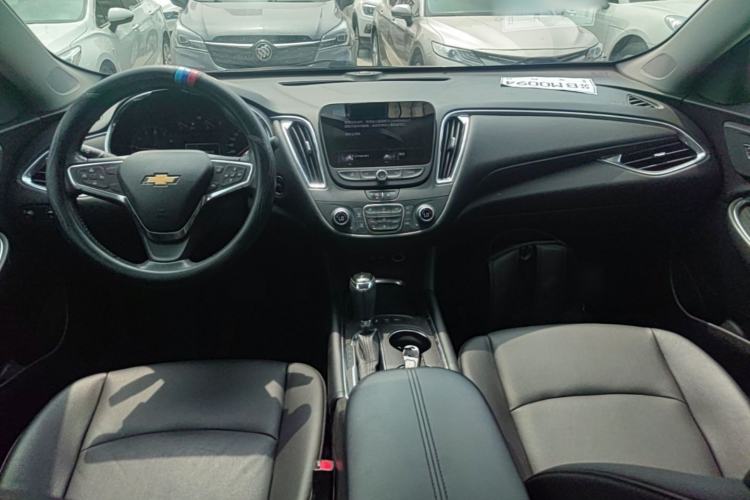 Used Chevrolet Malibu XL 2019 535T CVT Active Version Center Console