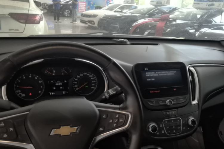 Used Chevrolet Malibu XL 2019 535T CVT Active Version Center Console