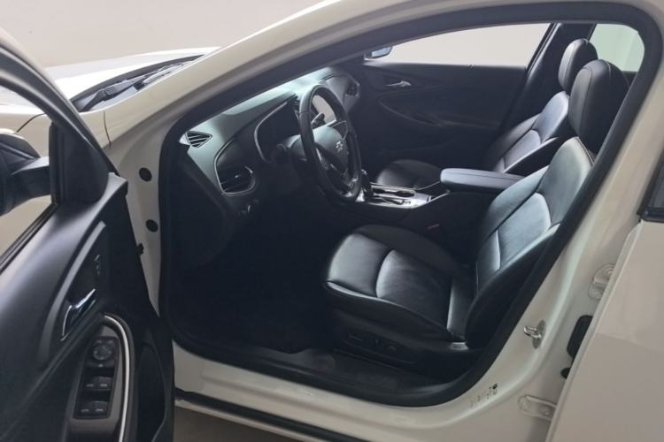 Used Chevrolet Malibu XL 2019 Redline 550T Automatic Sport Edition Driver Seat