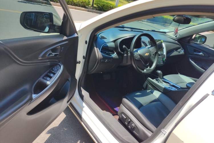 Used Chevrolet Malibu XL 2019 535T CVT Active Version Driver Seat