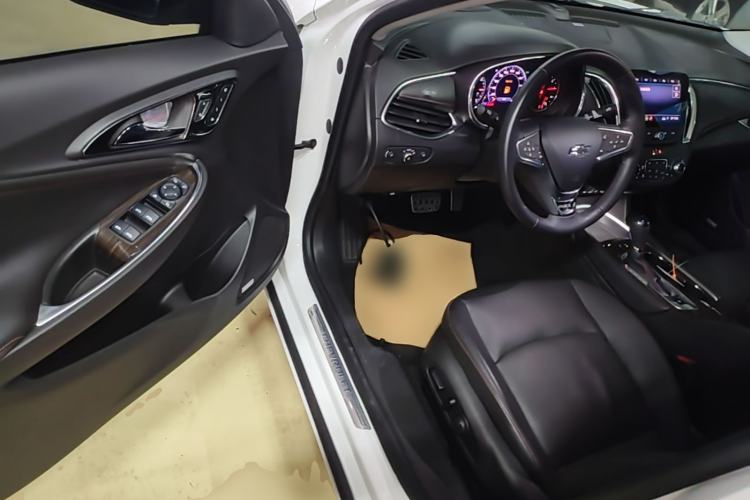 Used Chevrolet Malibu XL 2019 Redline 550T Automatic Smart Edition Driver Seat
