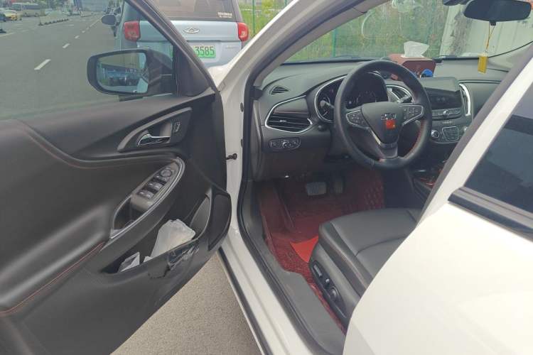 Used Chevrolet Malibu XL 2019 Redline 550T Automatic Sport Edition Driver Seat