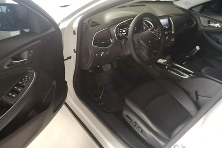 Used Chevrolet Malibu XL 2019 535T CVT Active Version Driver Seat