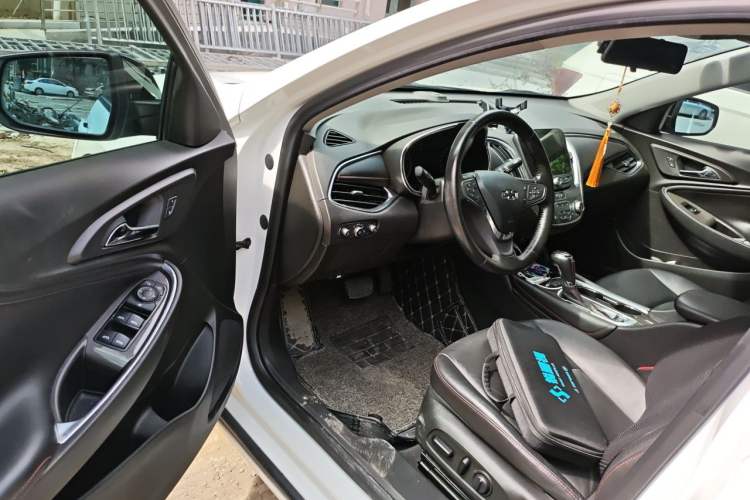 Used Chevrolet Malibu XL 2019 Redline 550T Automatic Sport Edition Driver Seat
