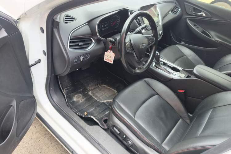Used Chevrolet Malibu XL 2019 Redline 550T Automatic Sport Edition Driver Seat