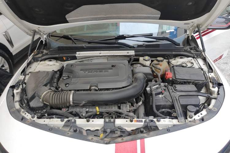 Used Chevrolet Malibu XL 2019 Redline 550T Automatic RuiLian Edition Engine Bay