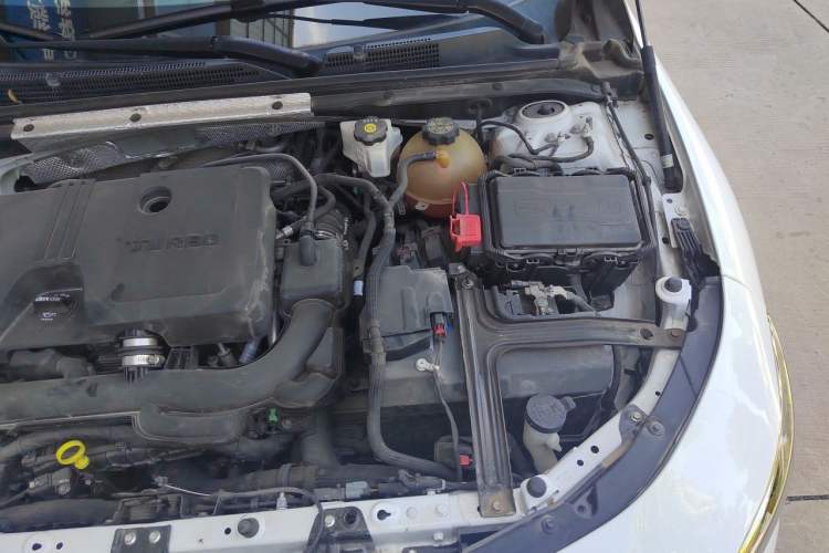 Used Chevrolet Malibu XL 2019 535T CVT Active Version Engine Bay Left