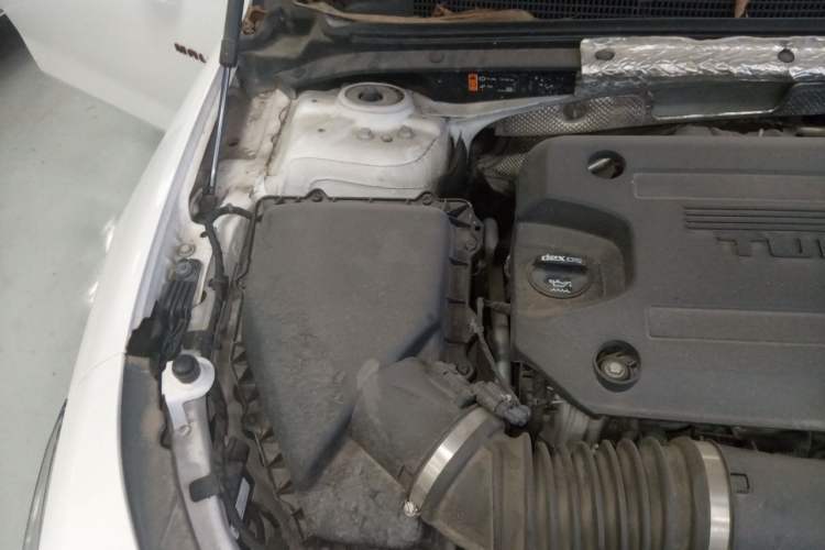 Used Chevrolet Malibu XL 2019 Redline 550T Automatic Sport Edition Engine Bay Right