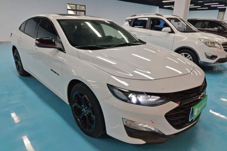 Used Chevrolet Malibu XL 2019 Redline 550T Automatic Sport Edition Front Right 45 Deg