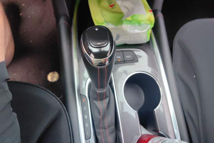 Used Chevrolet Malibu XL 2019 Redline 550T Automatic Sport Edition Gear Lever
