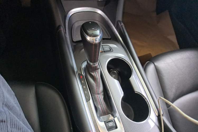 Used Chevrolet Malibu XL 2019 Redline 550T Automatic Sport Edition Gear Lever
