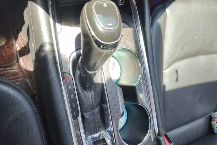 Used Chevrolet Malibu XL 2019 535T CVT Active Version Gear Lever