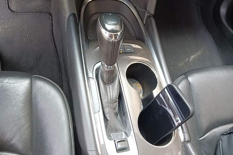 Used Chevrolet Malibu XL 2019 535T CVT Active Version Gear Lever